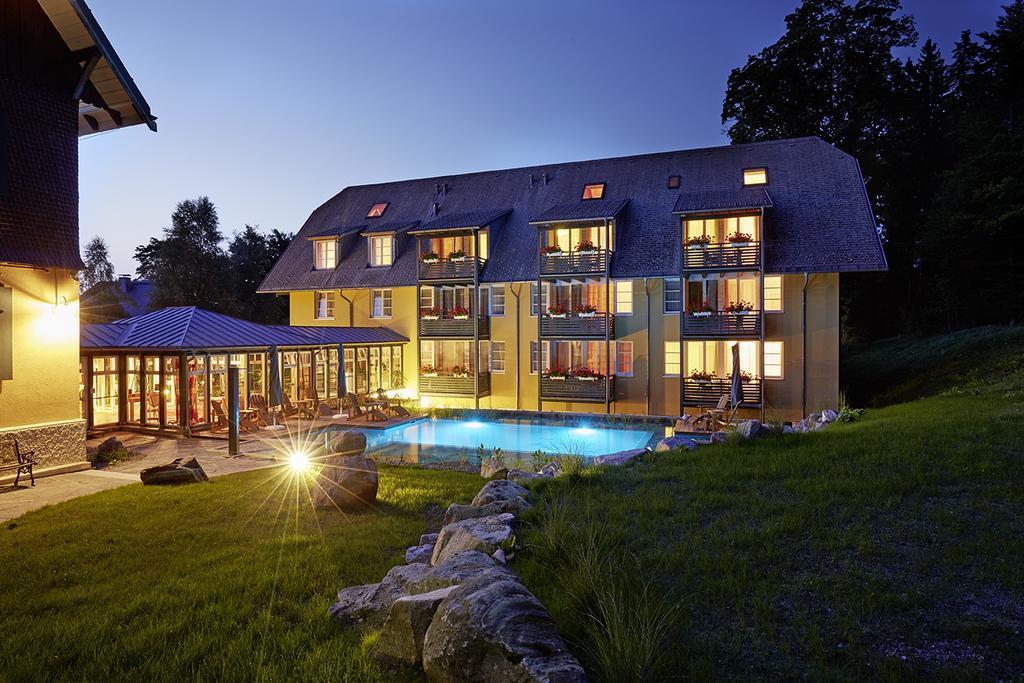 Ferien Residenz Bergfried Hotel Hinterzarten Bagian luar foto