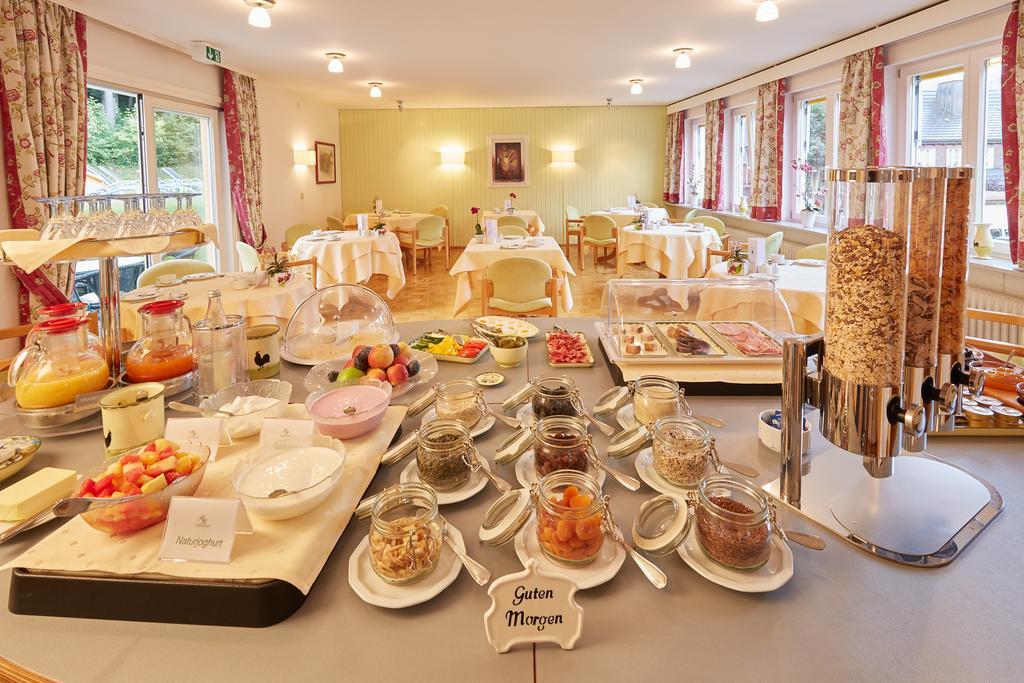 Ferien Residenz Bergfried Hotel Hinterzarten Bagian luar foto