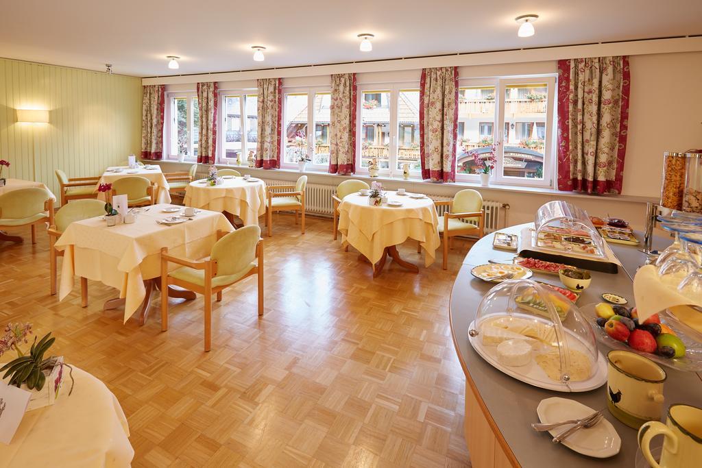 Ferien Residenz Bergfried Hotel Hinterzarten Bagian luar foto