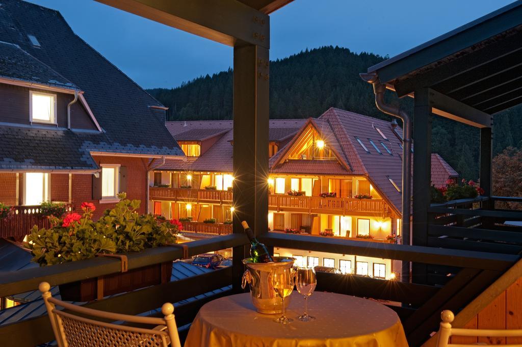 Ferien Residenz Bergfried Hotel Hinterzarten Bagian luar foto