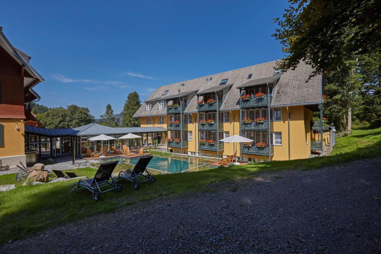 Ferien Residenz Bergfried Hotel Hinterzarten Bagian luar foto